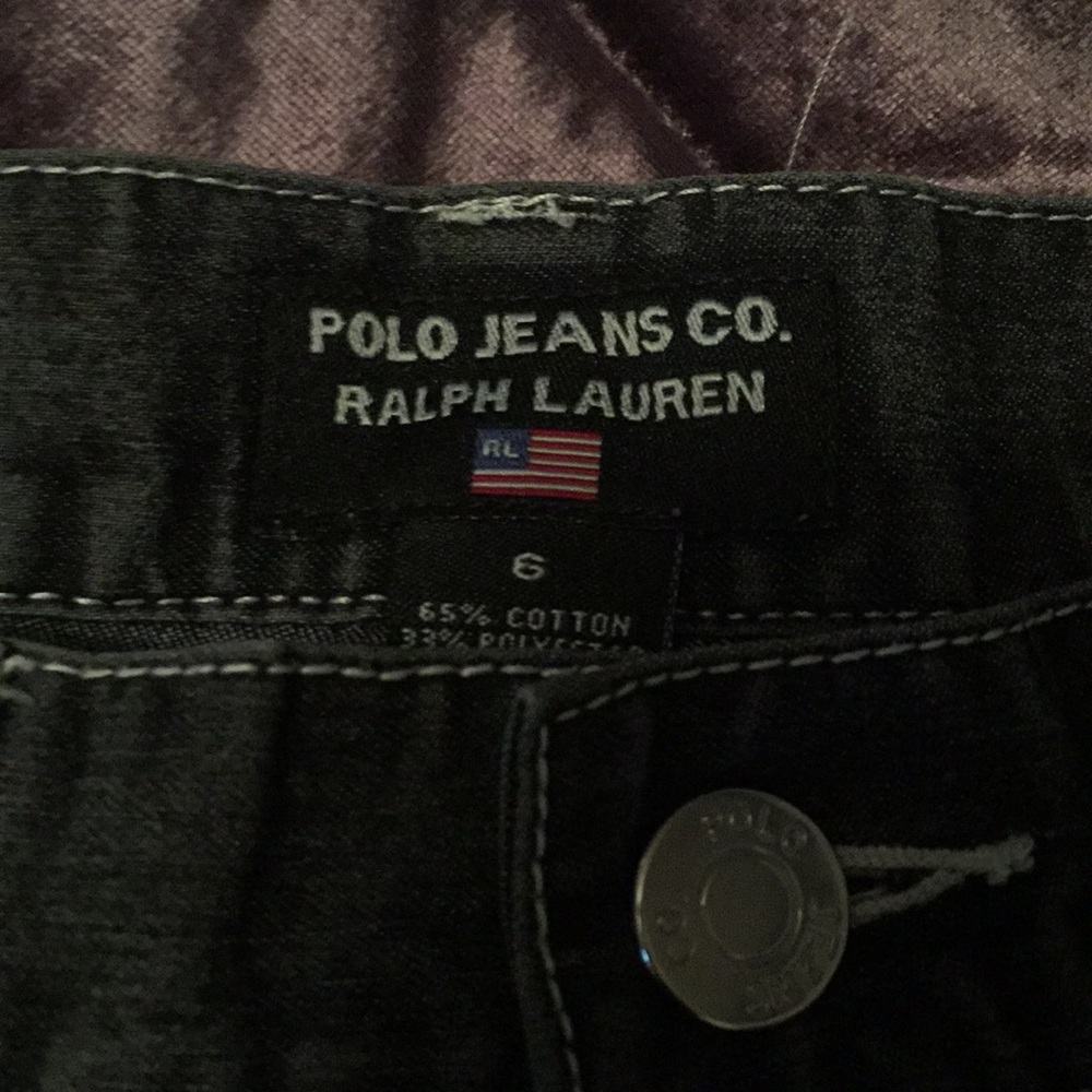 Shorts - Picture 3 of 3